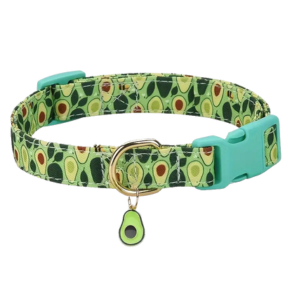 Collare per cani regolabile, Collare alla moda per animali, Accessori per cani e gatti, Collare fantasia con ciondolo, Collare elegante per cani piccoli e grandi, Collare decorato per cani e gatti, Collare con stampa colorata, Collare in tessuto resistente, Collare per cuccioli e adulti, Collare per cani con design originale, Collare con charm decorativo, Stile e comfort per il tuo amico a quattro zampe, Il tocco di eleganza perfetto per il tuo cane, Dona un look trendy al tuo cucciolo, Un collare speciale 